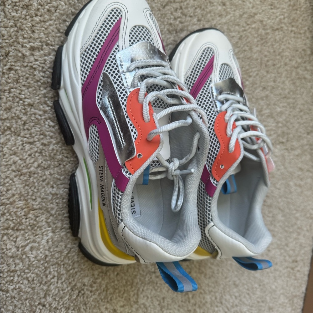 Steve Madden sneakers - Picture 3 of 8
